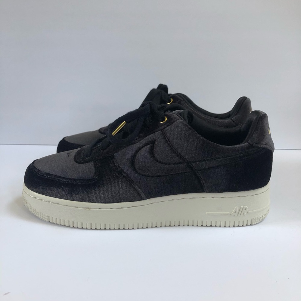 Nike Air Force 1 AF1 Low Black Velour